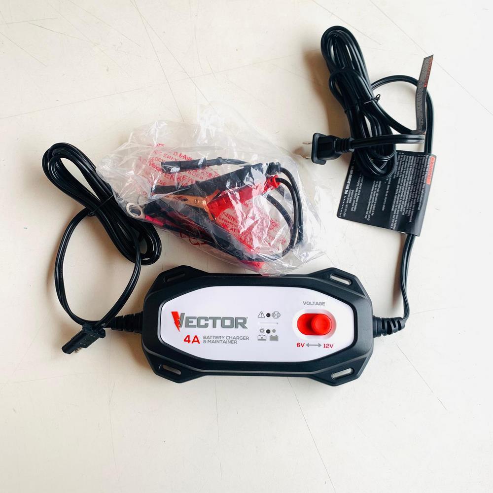 1600 Peak Amp Automotive Lithium Jump Starter, Portable Power - 15W USB-A & USB-C (SS16LV) 1600 Peak Amp Automotive Lithium Jump Starter, Portable Power - 15W USB-A & USB-C (SS16LV)